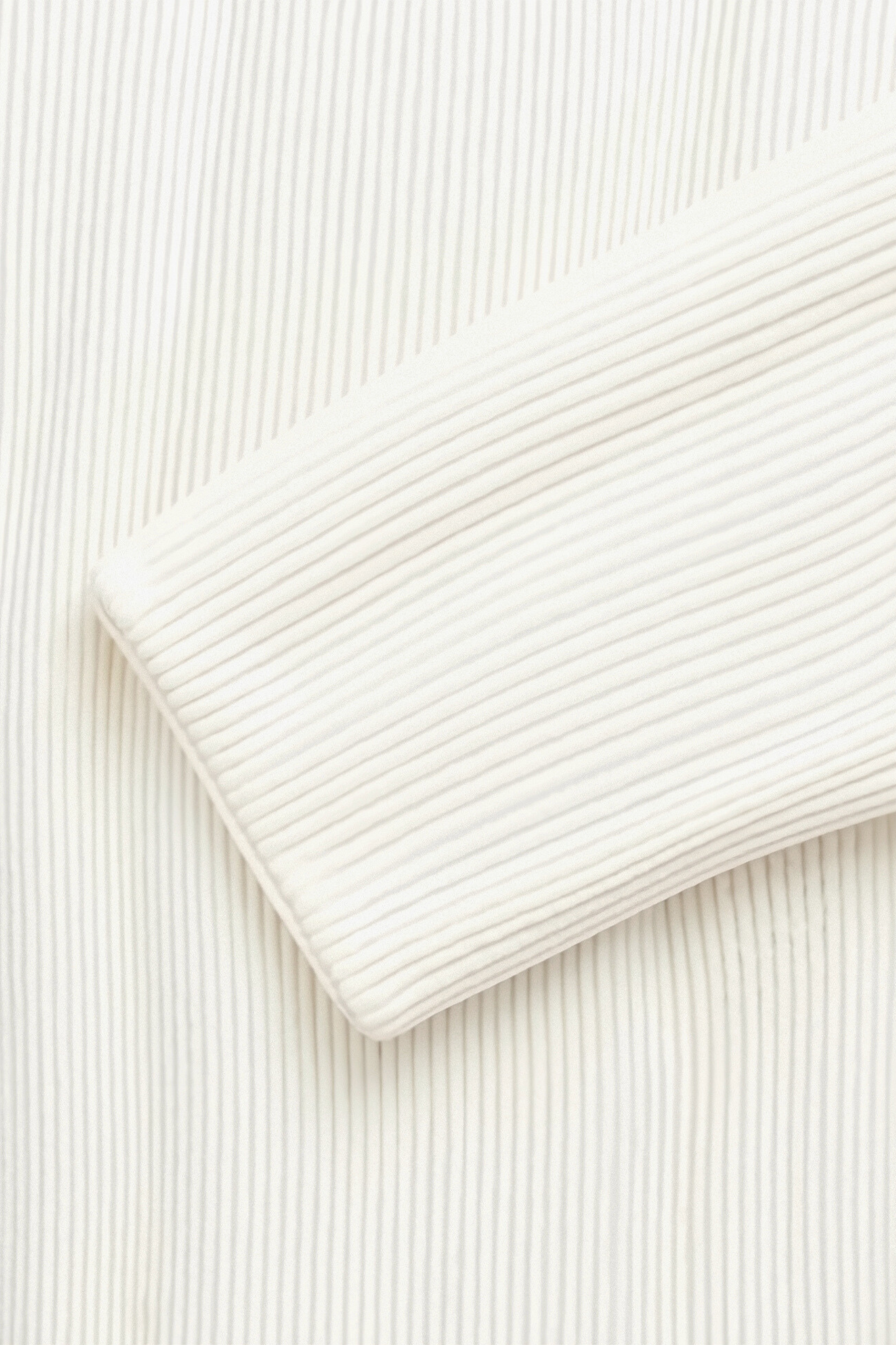 Solid Knitted Crewneck Sweater – Cotton Blend